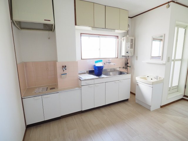 西山ビルの居間写真