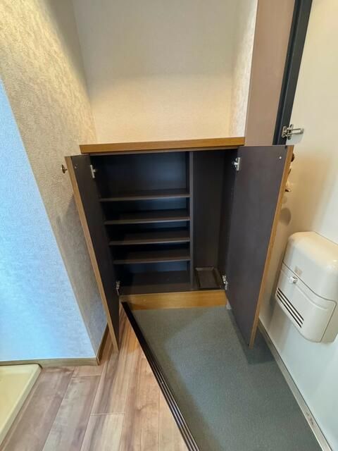 ブルーライン 横浜駅 徒歩8分 10階建 築29年の内装写真