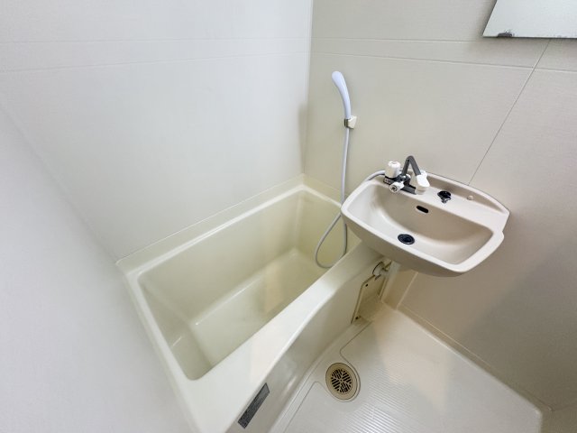 バス・シャワールーム　※別部屋のイメージ写真です。