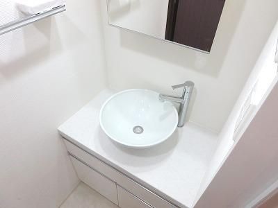 洗面設備　★独立洗面台付きで朝の忙しい時間も便利★