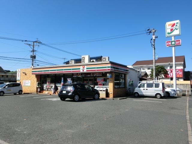コンビニ　セブンイレブン（コンビニ）まで750m