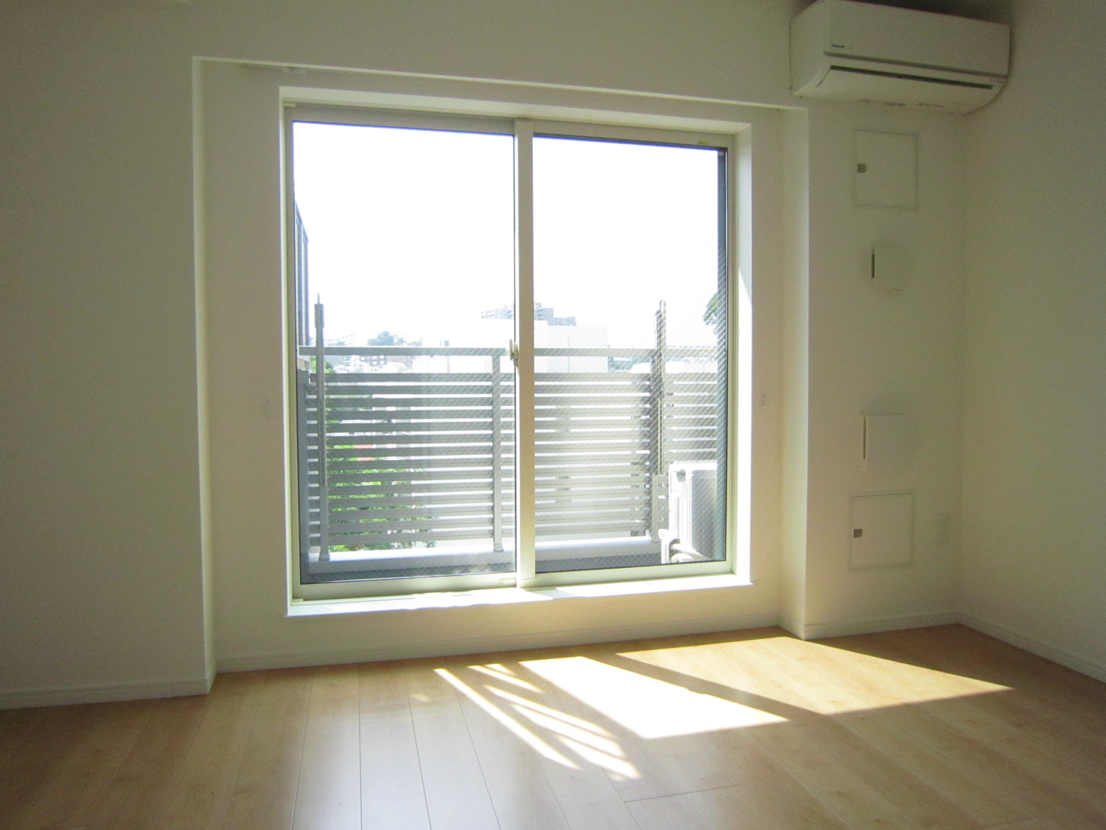 その他部屋・スペース　綺麗なフローリング♪洋室