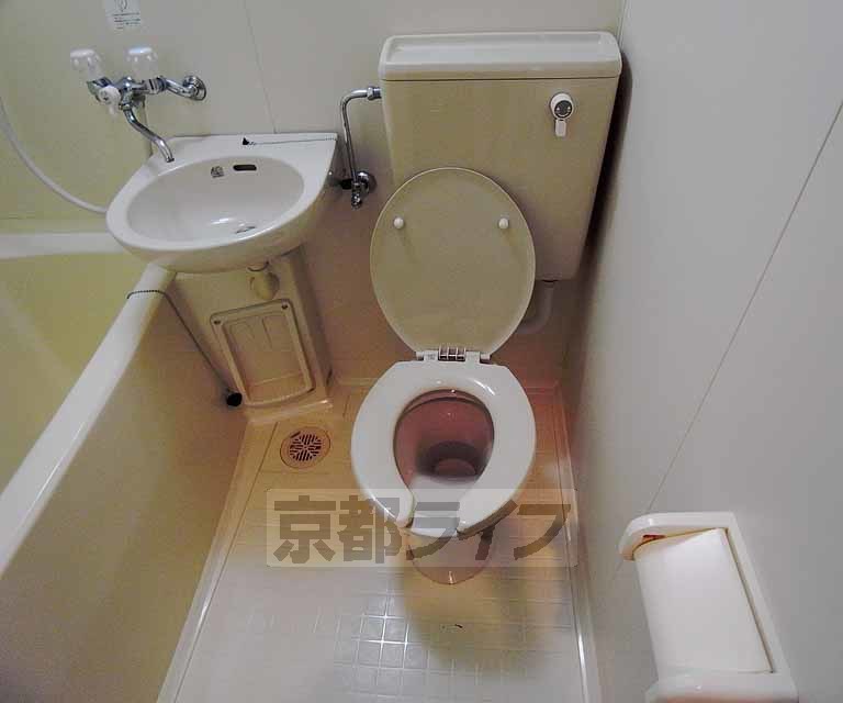 トイレ　清潔感のあるトイレです・
