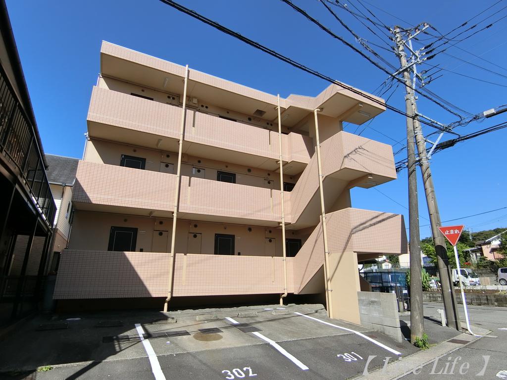ロビー　重厚感のある外観★