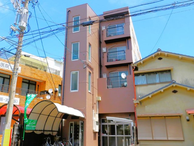 【静岡市駿河区馬渕のマンションの建物外観】