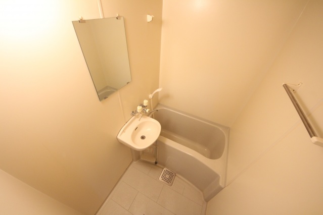 バス・シャワールーム　同系タイプ写真