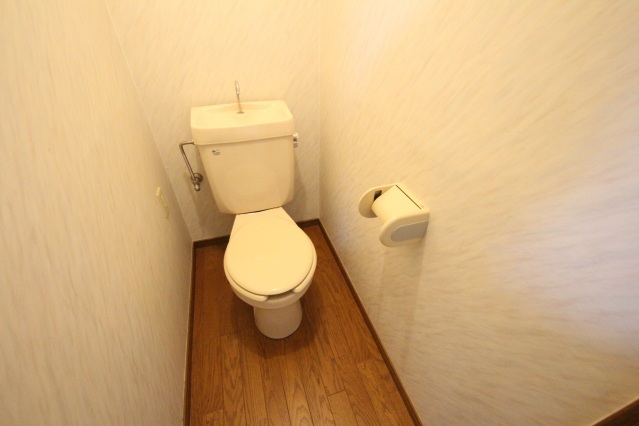 トイレ　同系タイプ写真