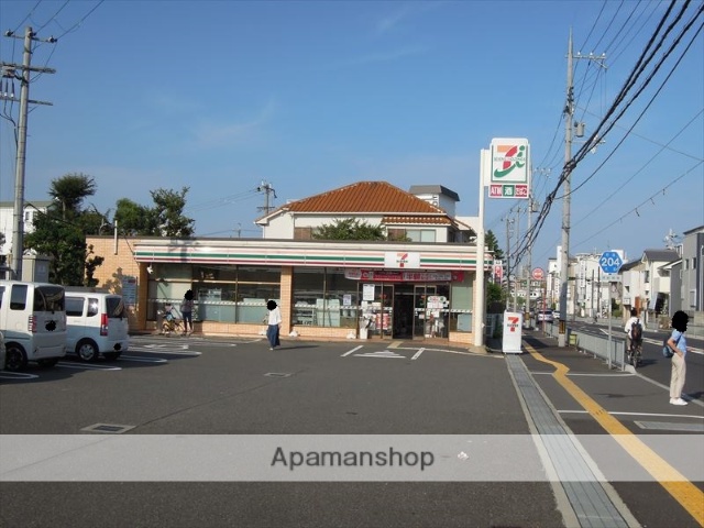 コンビニ　セブンイレブン（コンビニ）まで198m