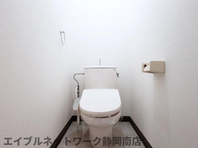 トイレ　清潔感のあるトイレです