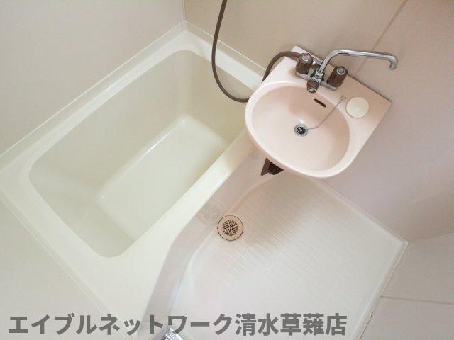 【静岡市清水区上原のアパートのバス・シャワールーム】