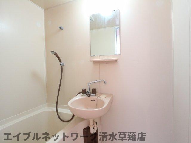 【静岡市清水区上原のアパートの洗面設備】
