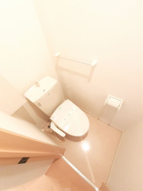 【カーサピアッツァIIのトイレ】
