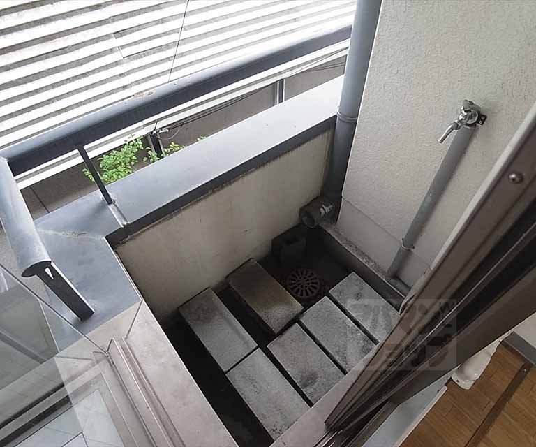 バルコニー　バルコニ