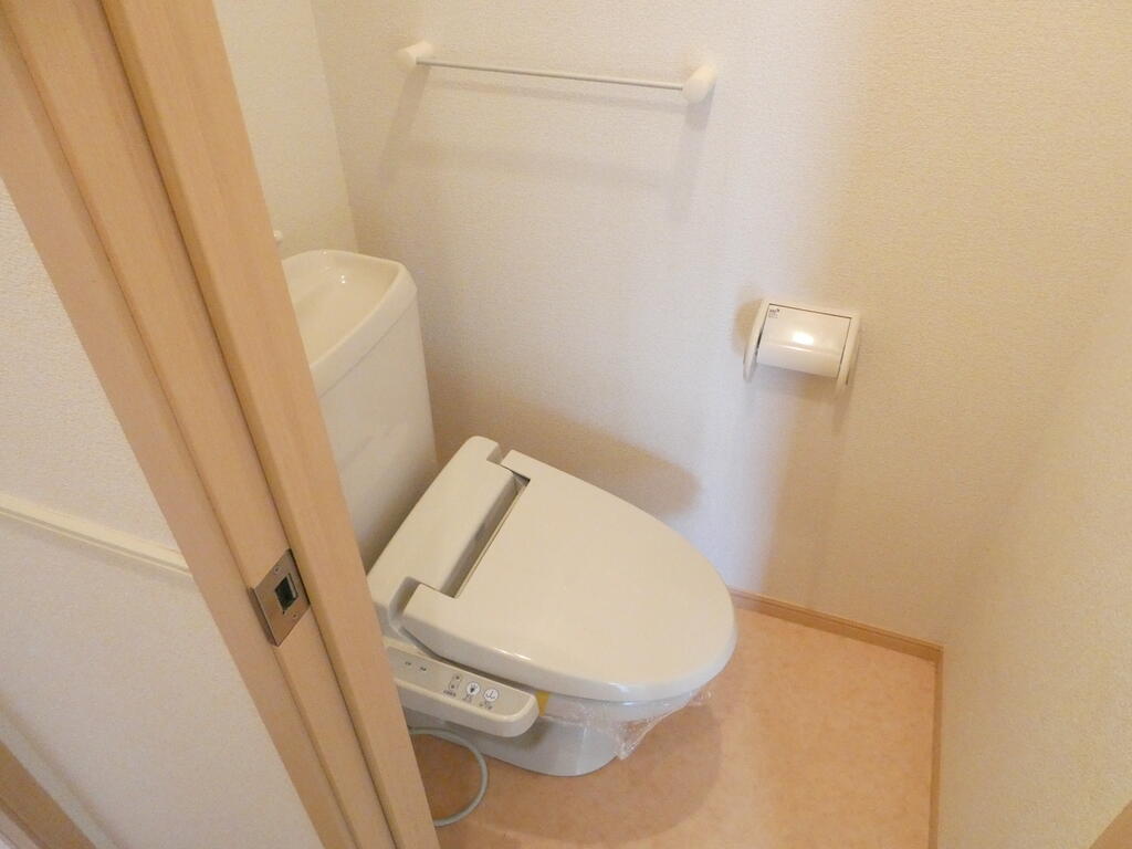 【エレガント　IIのトイレ】