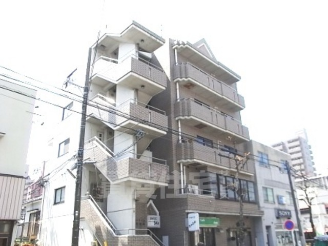 【名古屋市東区代官町のマンションの建物外観】