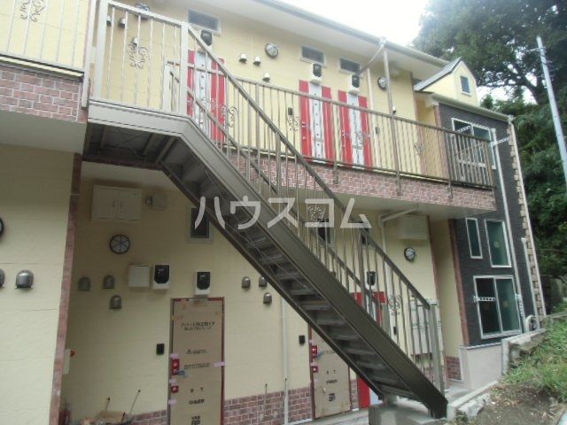 神奈川県横須賀市上町４（アパート）の賃貸物件の外観