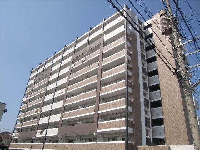 福岡市博多区堅粕のマンションの建物外観
