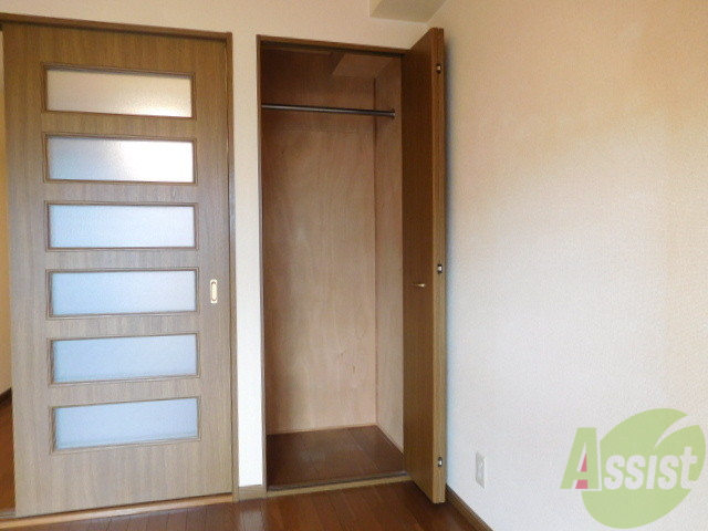 収納　お洋服掛けてくださいね