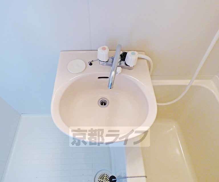 洗面設備　綺麗な洗面です。