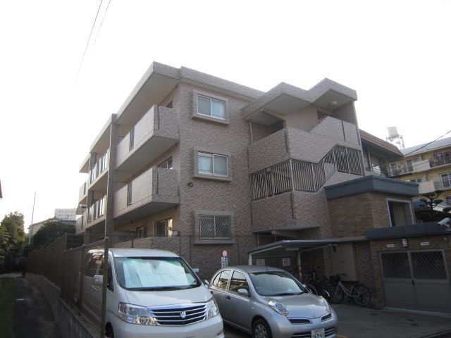 【福岡市博多区麦野のマンションの建物外観】