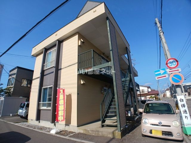 ファミール柏木の建物外観