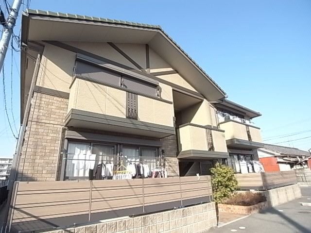 【葛城市北花内のアパートの建物外観】