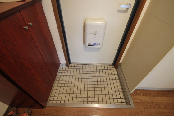 玄関　※別のお部屋の写真です