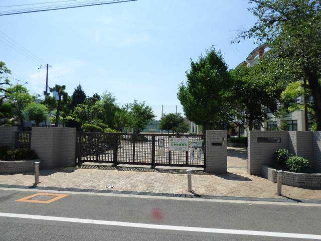 中学校　生野中学校（中学校）まで280m