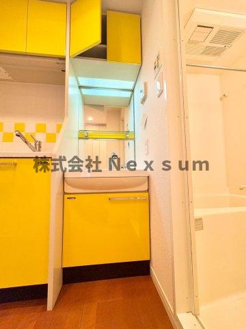 洗面設備　脱衣スペースもあります