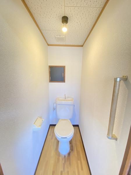 トイレ　ペーパーホルダー＆タオルハンガー付