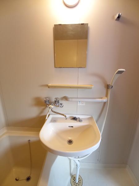 洗面設備　お出かけ前の身だしなみチェック♪