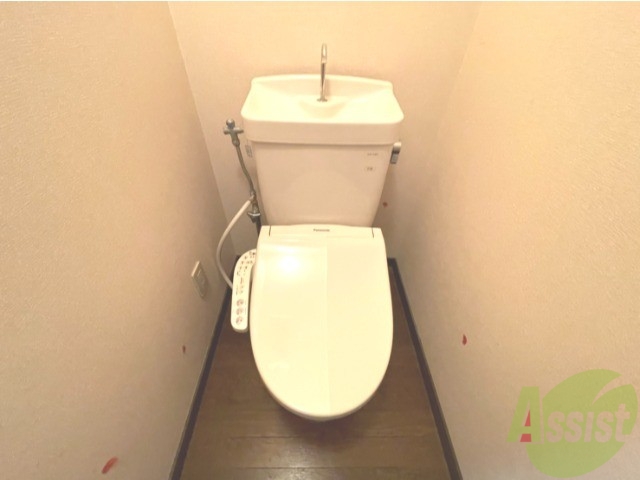 トイレ　トイレとお風呂が別なので清潔に使えて嬉しいですね。