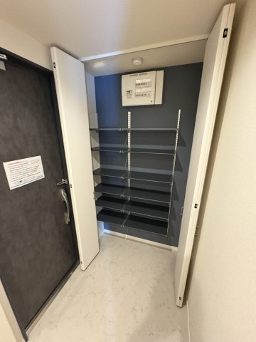 玄関　収納力が高いシューズクローク！