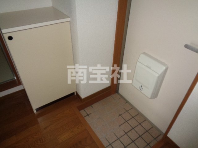 玄関　シューズボックスあります