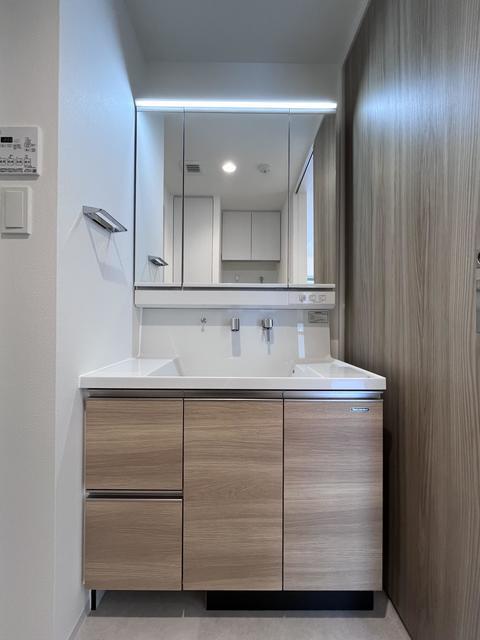 洗面設備　※写真は同タイプ住戸です。