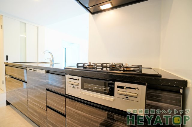 キッチン　システムキッチン完備（同仕様写真）