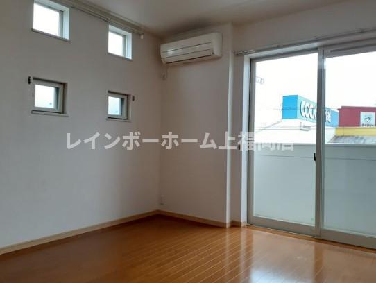 居室・リビング　ゆったり過ごせる居間です