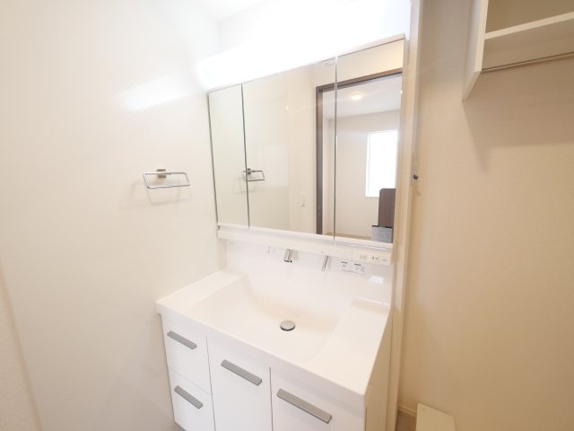 洗面設備　広い洗面スペース