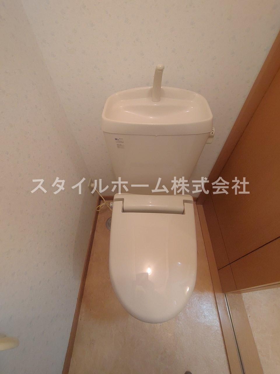 トイレ　別部屋写真です。