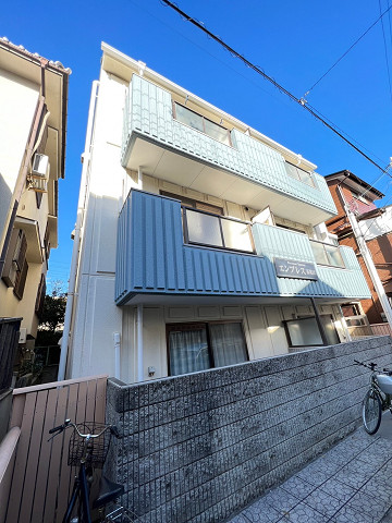 建物外観　落ち着いた雰囲気の外観です