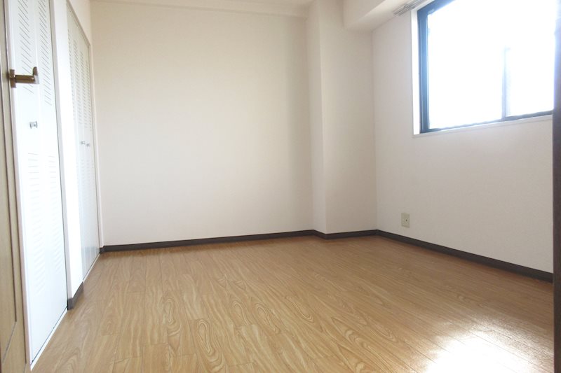 その他部屋・スペース　日当たりの良いベッドルームになります。