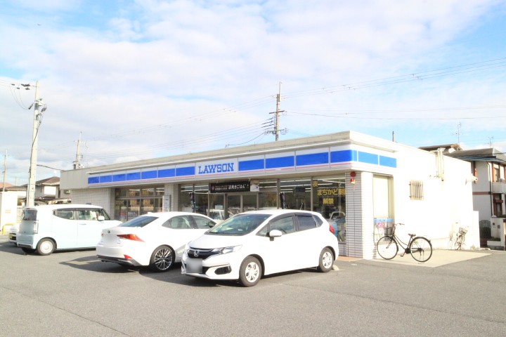 コンビニ　ローソン 上牧町桜ヶ丘店（コンビニ）まで773m