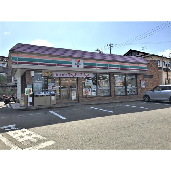 コンビニ　セブンイレブン加茂田上町店（コンビニ）まで250m