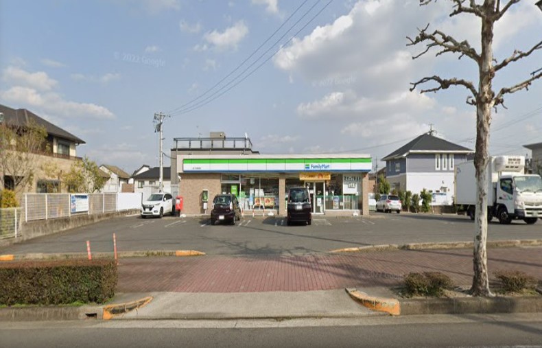 コンビニ　ファミリーマート 長久手武蔵塚店（コンビニ）まで130m