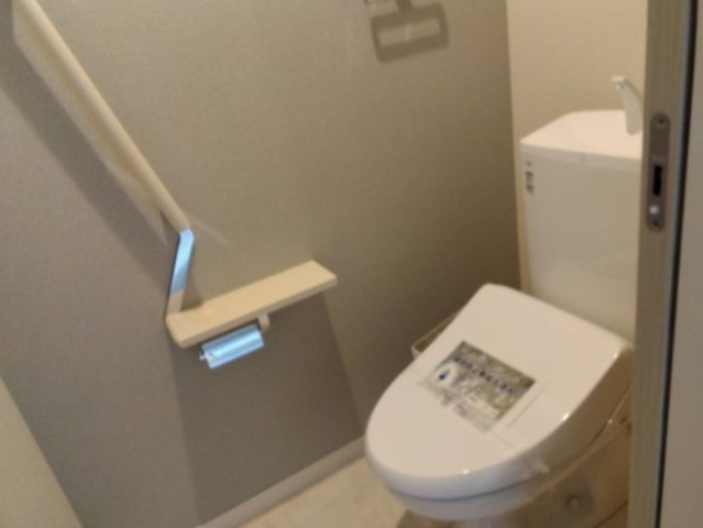 トイレ　※別のお部屋の写真です（203号室）