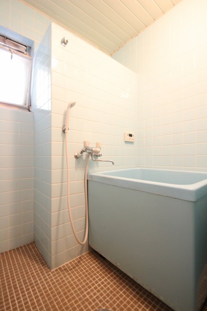 バス・シャワールーム　同物件、別号室のものです。