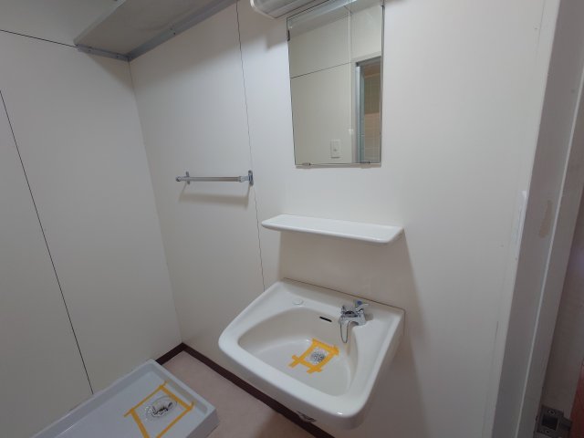 洗面設備　同物件、別号室のものです。