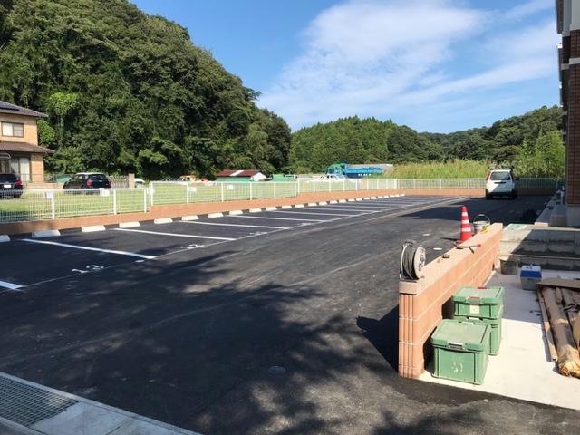 駐車場　駐車場