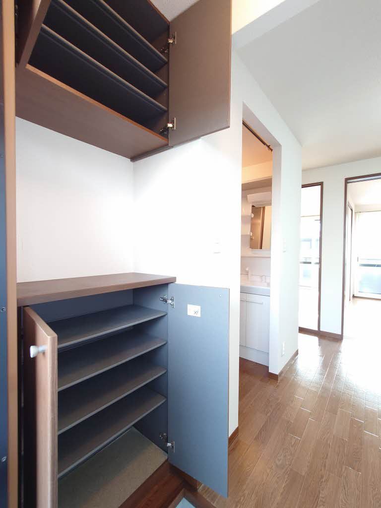 玄関　シューズボックス