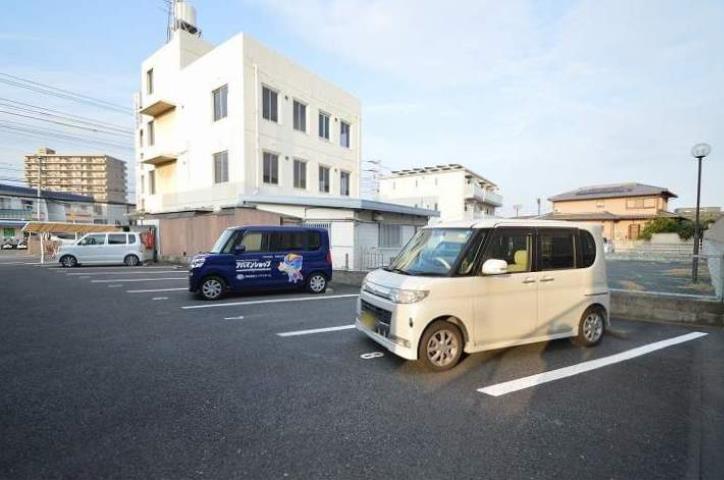 駐車場　駐車場